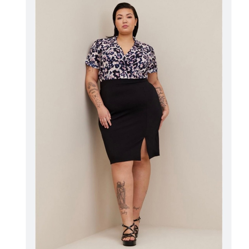 Torrid At The Knee Ponte Studio Crepe Bodycon Dress in Floral Black sz 1X Print